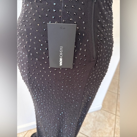 Fashion Nova Black Sleeveless Halter Bodycon Maxi - Picture 5 of 13